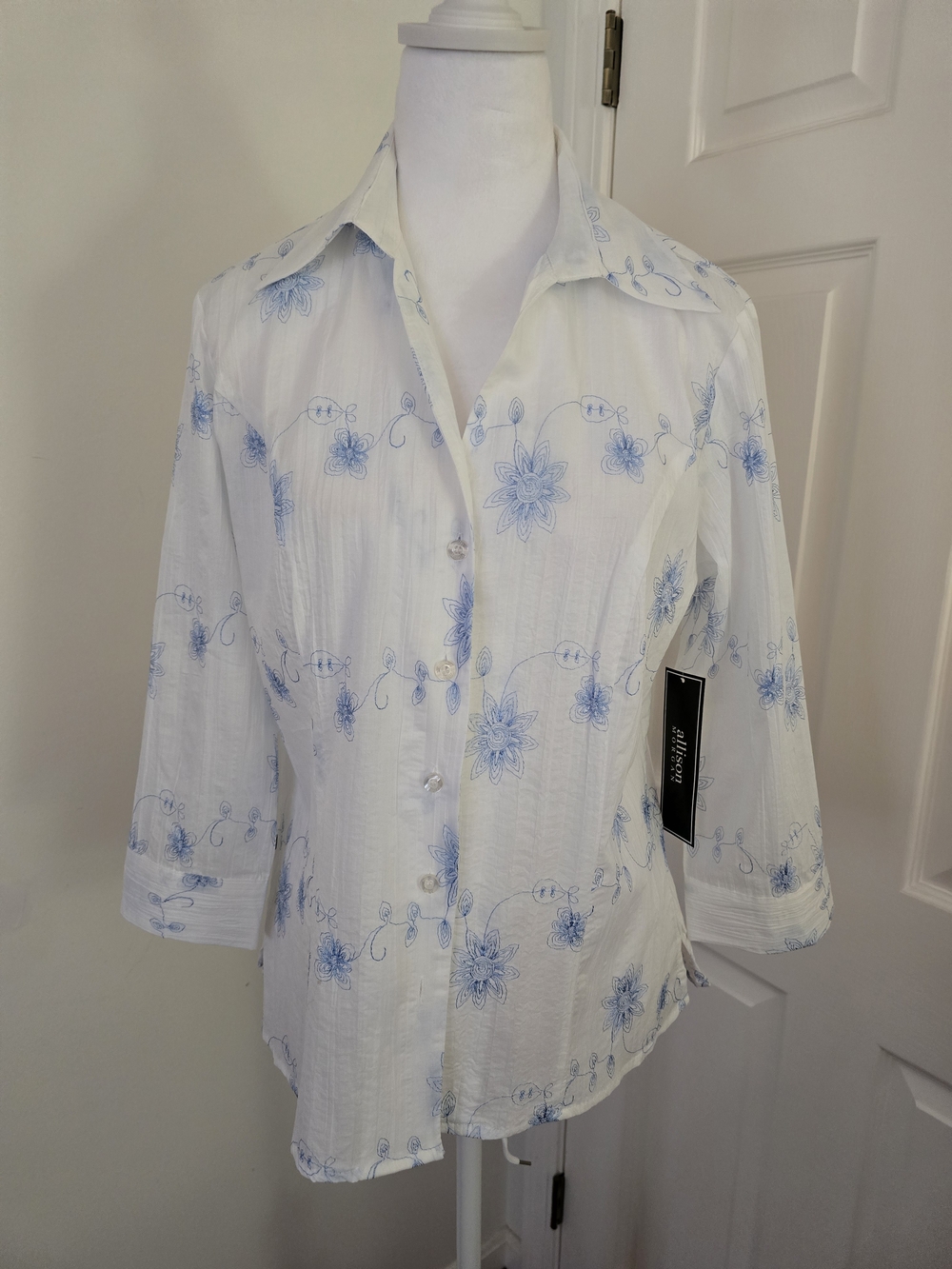 Allison Morgan 3/4 Sleeve White/Blue Tailored Shirt with  Floral Embroidery Sz M